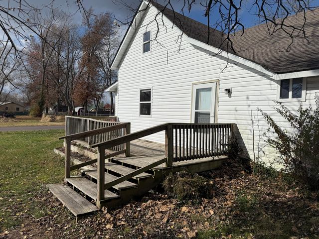 1110 N Wall Street, Mountain Grove, MO 65711