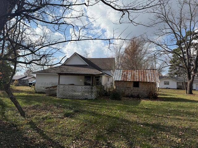 1110 N Wall Street, Mountain Grove, MO 65711