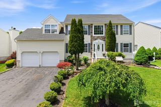 26 Alexis Lane, Edison, NJ 08820