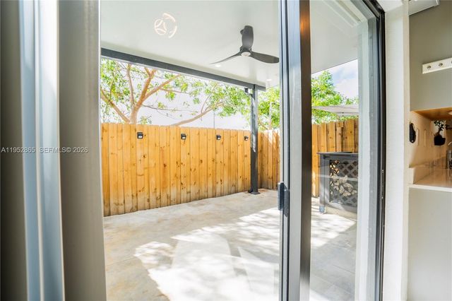 528 NE 1st Dr, Florida City, FL 33034