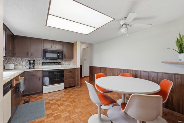 18832 Amstutz Road, Auburn, IN 46706