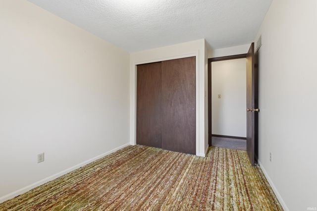 18832 Amstutz Road, Auburn, IN 46706