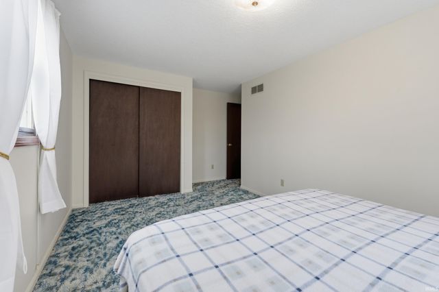 18832 Amstutz Road, Auburn, IN 46706