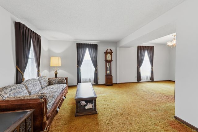 18832 Amstutz Road, Auburn, IN 46706