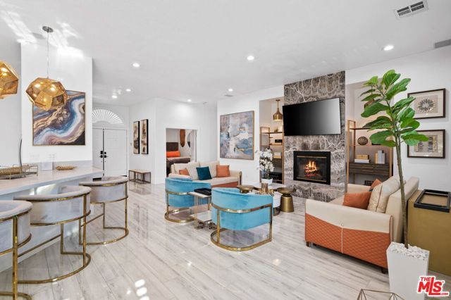 1083 E Circulo San Sorrento Road, Palm Springs, CA 92262