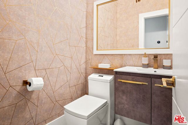 1083 E Circulo San Sorrento Road, Palm Springs, CA 92262