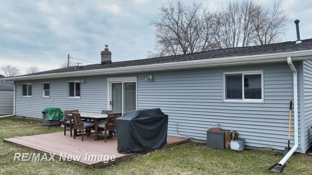 2670 Valley Drive, Saginaw, MI 48603