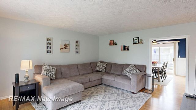 2670 Valley Drive, Saginaw, MI 48603