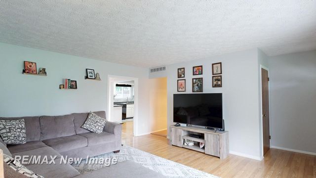 2670 Valley Drive, Saginaw, MI 48603