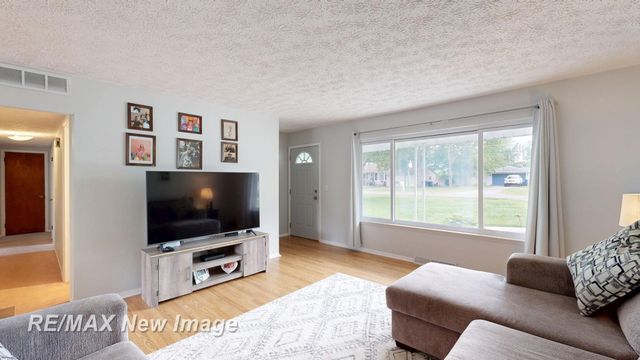 2670 Valley Drive, Saginaw, MI 48603