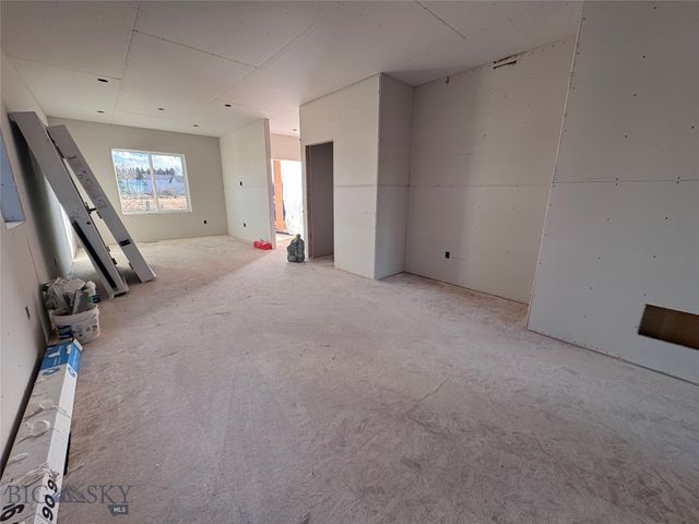 807 Spaniel Lane, Belgrade, MT 59714