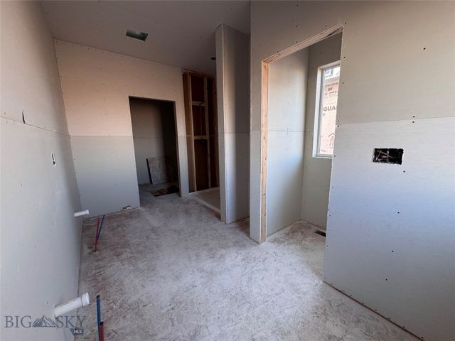 807 Spaniel Lane, Belgrade, MT 59714