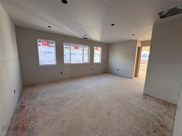 807 Spaniel Lane, Belgrade, MT 59714