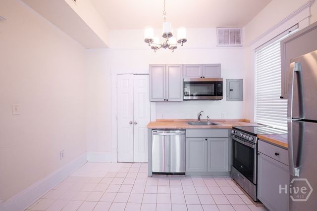 816 Drayton Street 2D, Savannah, GA 31401