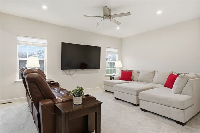 532 Blackrock Blvd, Adams Twp, PA 16046