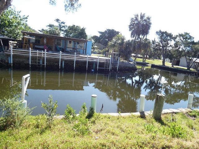 2215 S HUNT POINT, Crystal River, FL 34429