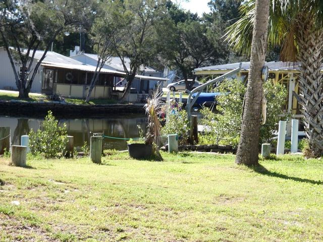 2215 S HUNT POINT, Crystal River, FL 34429