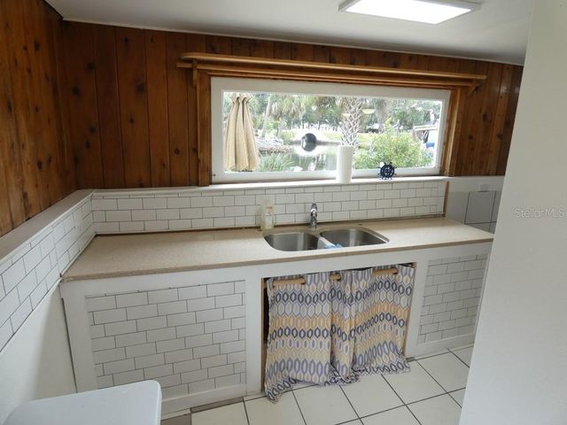 2215 S HUNT POINT, Crystal River, FL 34429