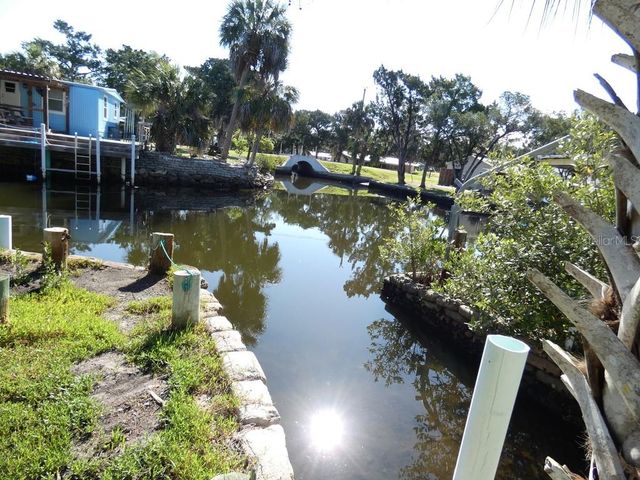 2215 S HUNT POINT, Crystal River, FL 34429