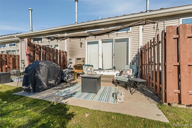 35074 Windsor Drive, New Baltimore, MI 48047