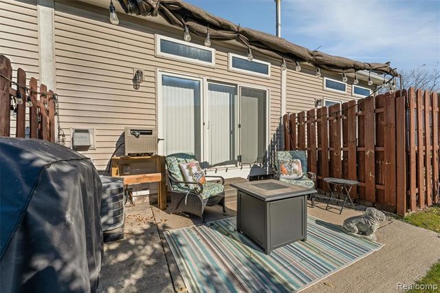 35074 Windsor Drive, New Baltimore, MI 48047