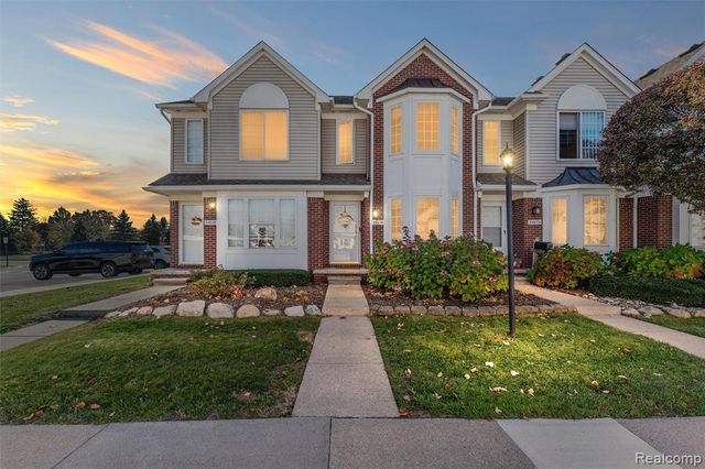 35074 Windsor Drive, New Baltimore, MI 48047