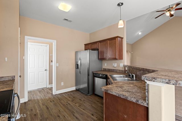 152 Hawks Point Road, Jacksonville, NC 28540