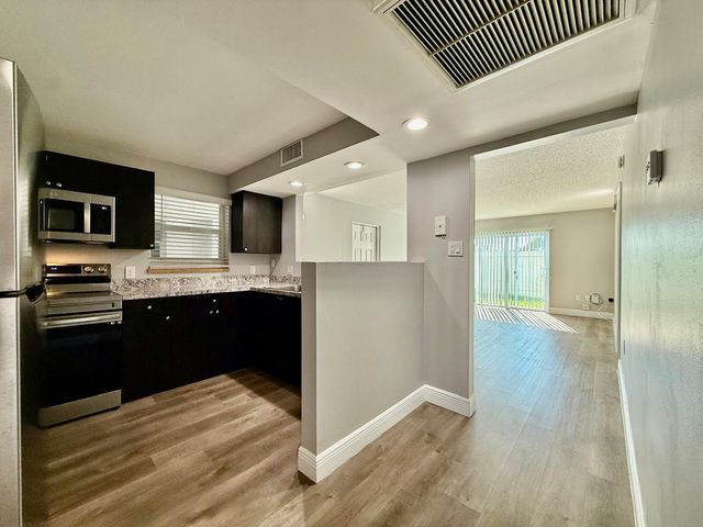 708 SW 81st Avenue 5a, North Lauderdale, FL 33068