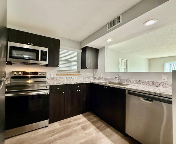 708 SW 81st Avenue 5a, North Lauderdale, FL 33068