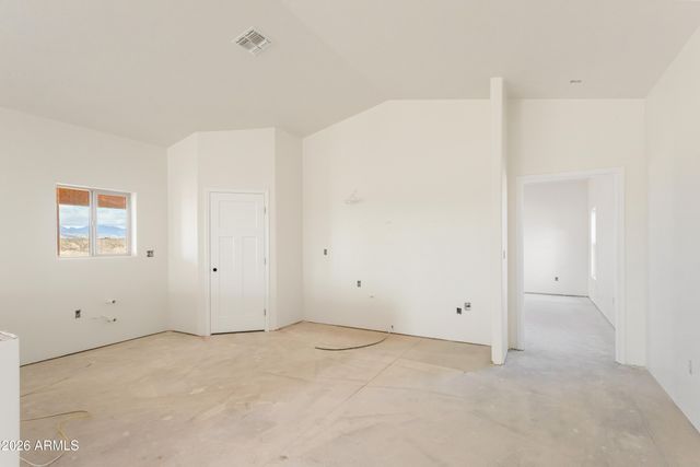 9413 S Caballero Loop, Hereford, AZ 85615