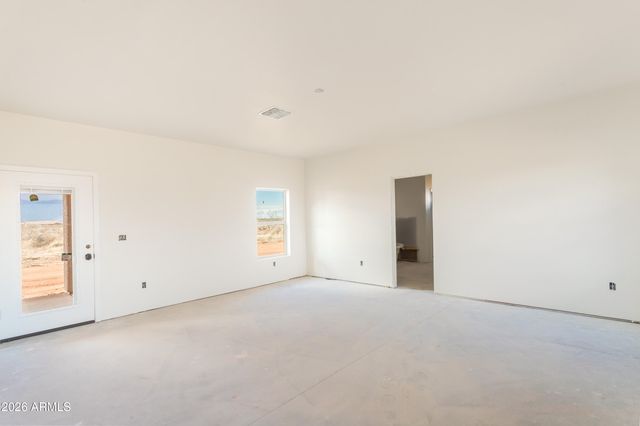 9413 S Caballero Loop, Hereford, AZ 85615