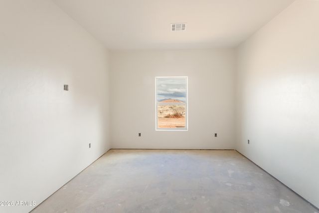 9413 S Caballero Loop, Hereford, AZ 85615