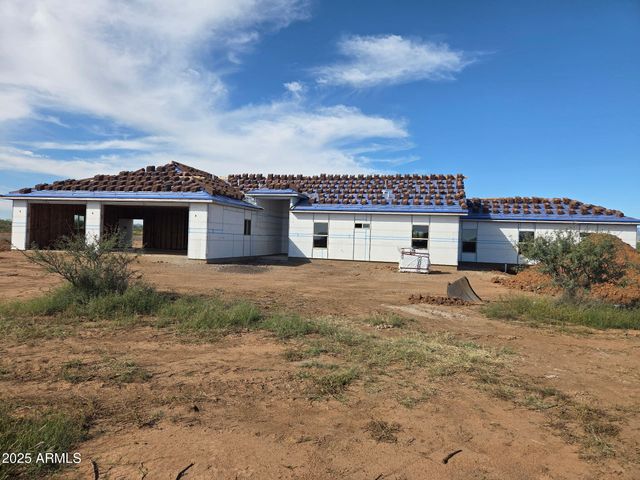 9413 S Caballero Loop, Hereford, AZ 85615