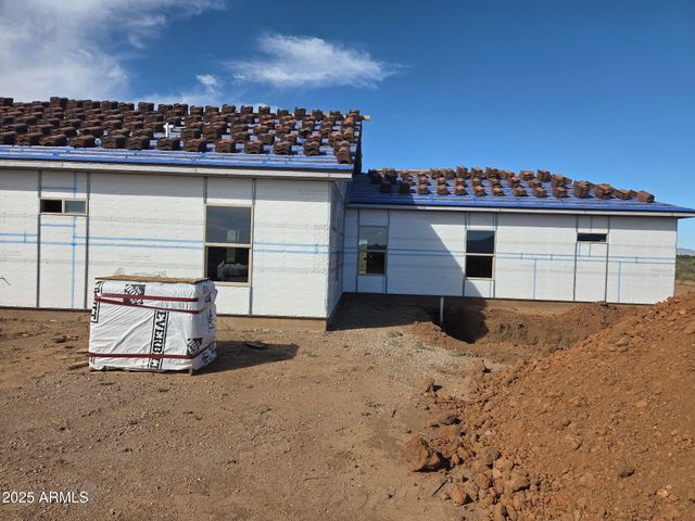 9413 S Caballero Loop, Hereford, AZ 85615