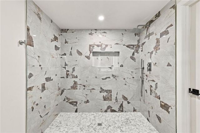 6040 Blackwater Trail, Sandy Springs, GA 30328