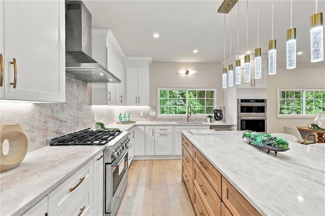 6040 Blackwater Trail, Sandy Springs, GA 30328