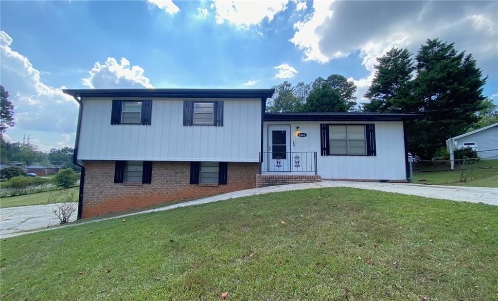 3843 S Ridge Drive, Lithia Springs, GA 30122