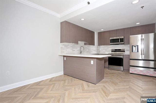 100 Old Palisade Road PL14, Fort Lee, NJ 07024