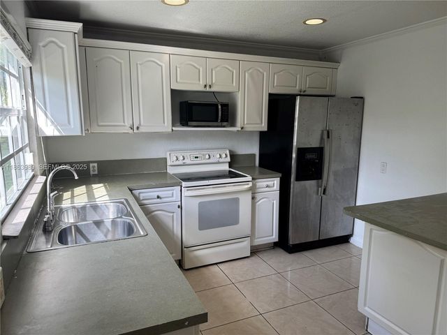 1178 NW 105th Terrace, Miami, FL 33150