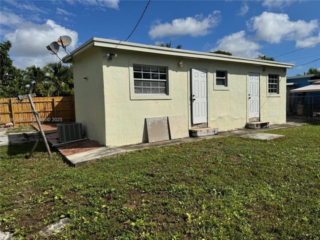 1178 NW 105th Terrace, Miami, FL 33150