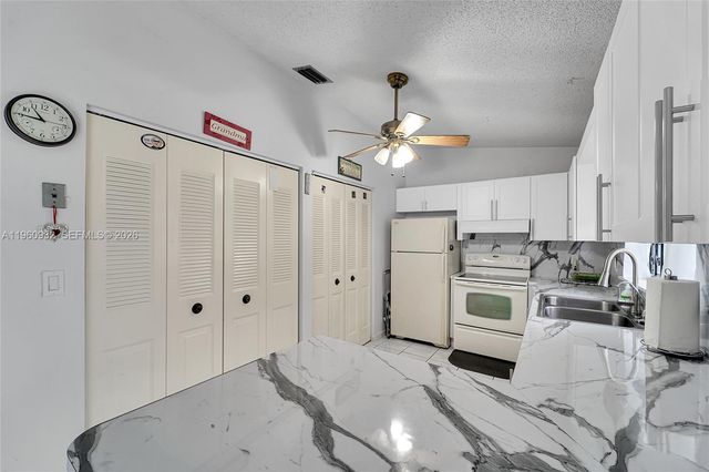 6141 Funston St, Hollywood, FL 33023