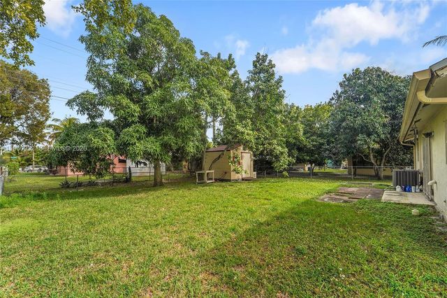 6141 Funston St, Hollywood, FL 33023