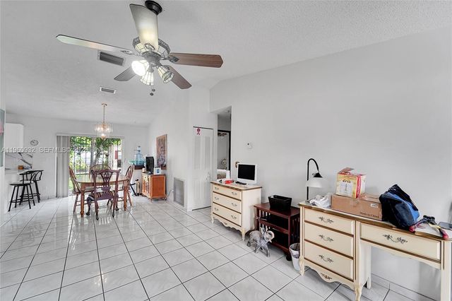 6141 Funston St, Hollywood, FL 33023