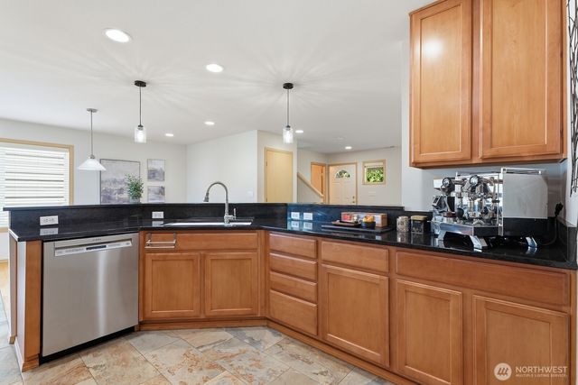 7021 Carmichael Avenue SE, Snoqualmie, WA 98065
