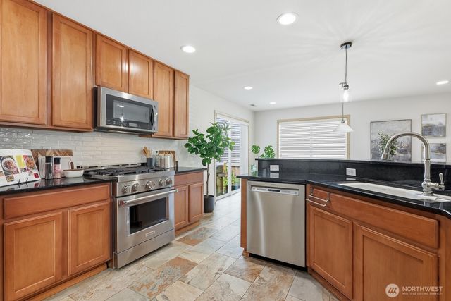 7021 Carmichael Avenue SE, Snoqualmie, WA 98065