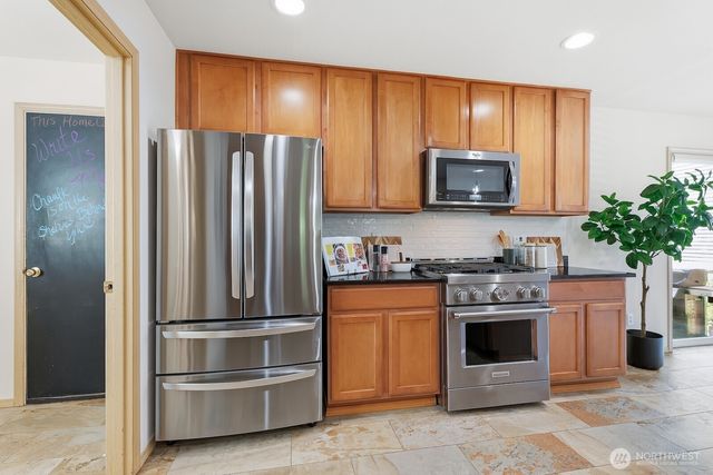 7021 Carmichael Avenue SE, Snoqualmie, WA 98065