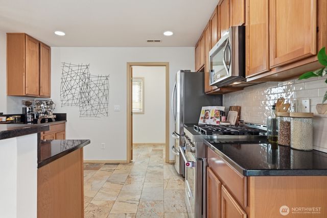 7021 Carmichael Avenue SE, Snoqualmie, WA 98065