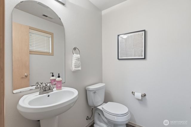 7021 Carmichael Avenue SE, Snoqualmie, WA 98065