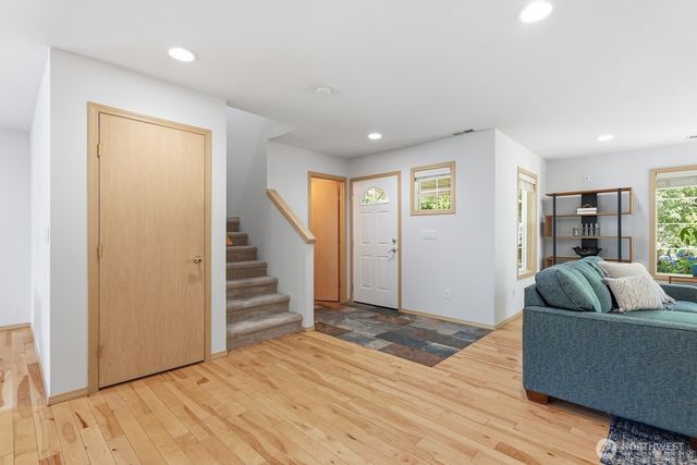7021 Carmichael Avenue SE, Snoqualmie, WA 98065