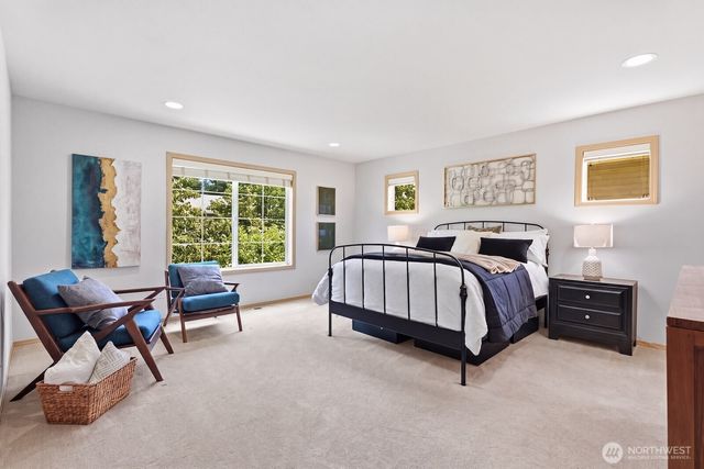 7021 Carmichael Avenue SE, Snoqualmie, WA 98065